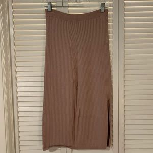 Maxi skirt with slit